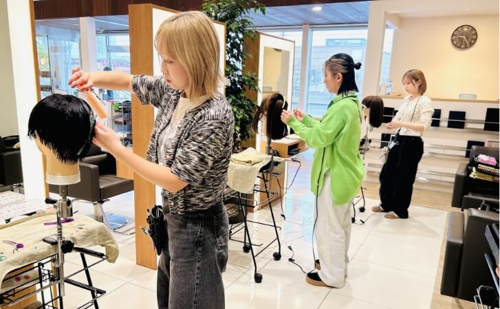 先輩インタビュー メインビジュアル